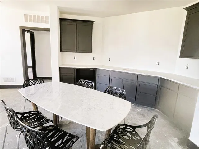 $1,049,000 | 22659 West 87th Street, Lenexa, KS 66227