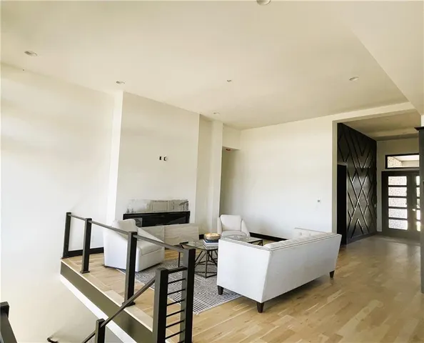 $1,049,000 | 22659 West 87th Street, Lenexa, KS 66227