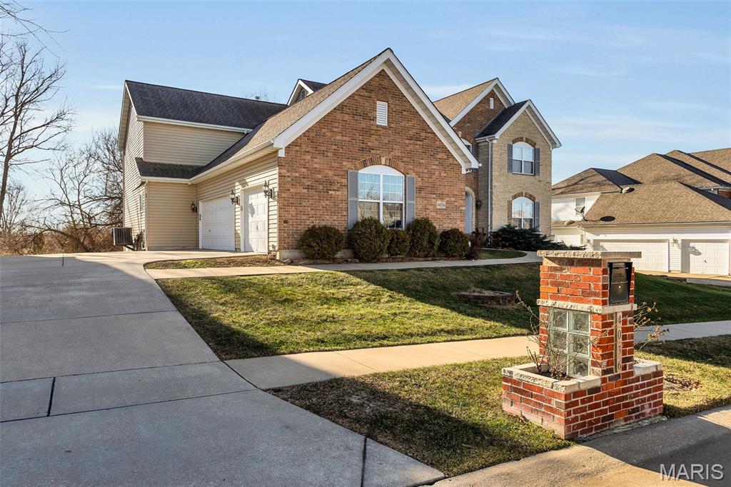 4036 Portland Ridge Drive Florissant, MO 63034 - Photo 2 of 38