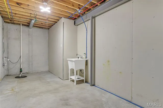 $600,000 | 4036 Portland Ridge Drive, Florissant, MO 63034