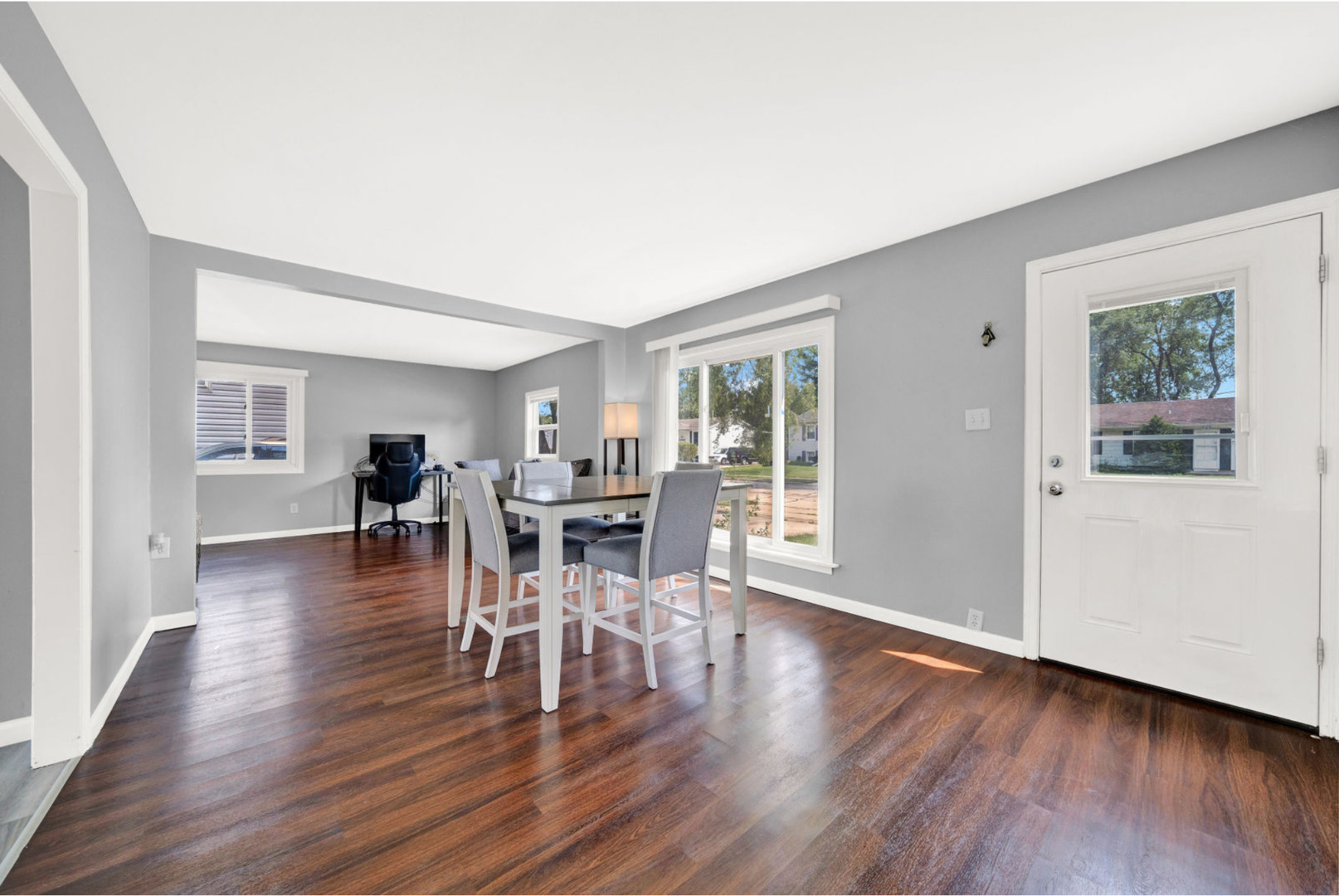 210 Murphy Drive Romeoville, IL 60446 - Photo 4 of 17 Gallery Image 4