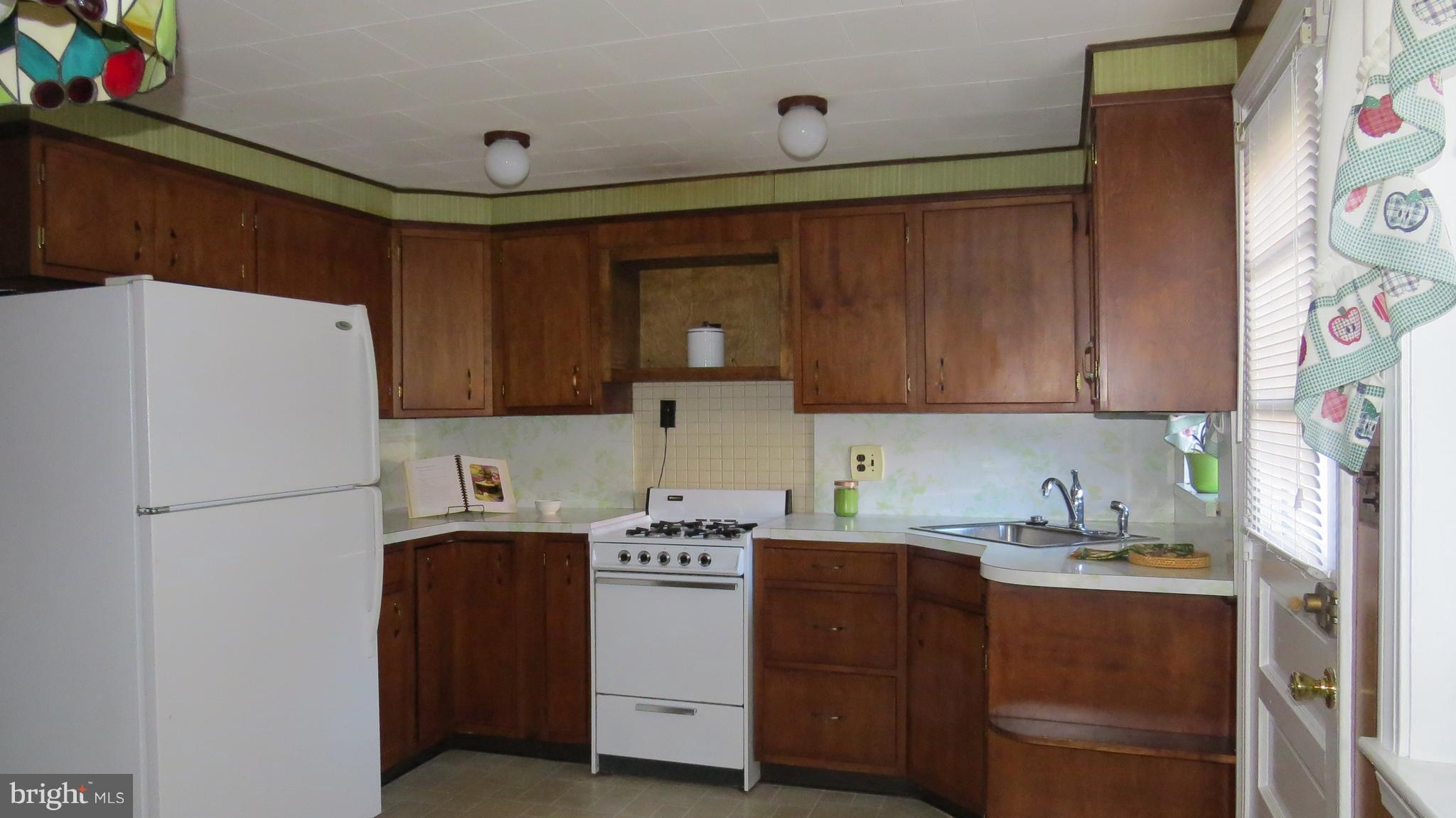 Kitchen with large functional layout