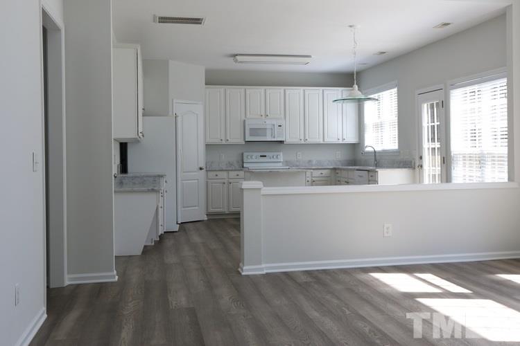 7576 Silver View Lane Raleigh, NC 27613 - Photo 6 of 23
