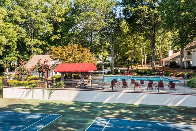 a picture of lake view