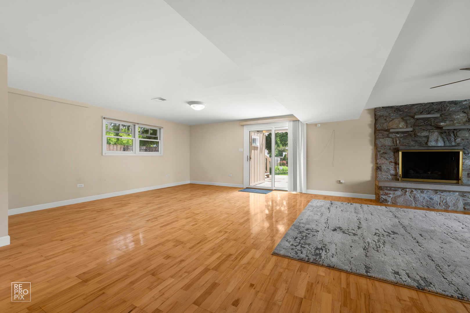 20589 Horatio Boulevard Prairie View, IL 60089 - Photo 7 of 17