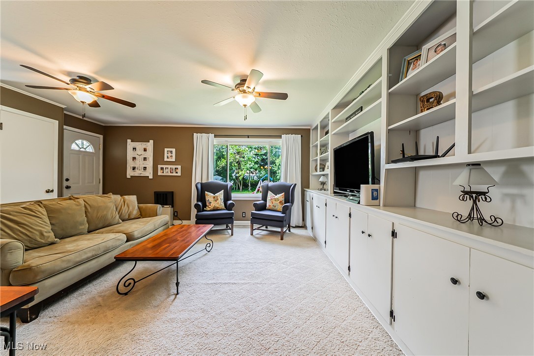 5165 East Farnhurst Road Cleveland, OH 44124 - Photo 11 of 26 Gallery Image 11