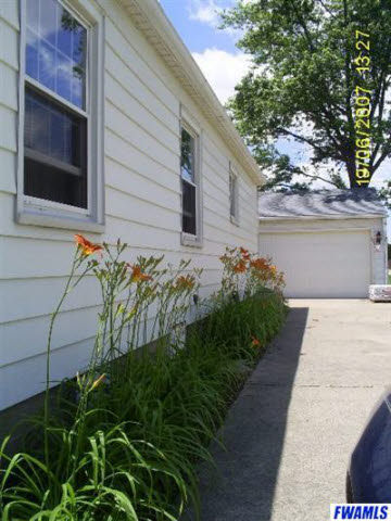 1209 Master Drive Decatur, IN 46733 - Photo 2 of 8