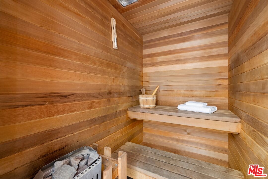 1939 Stradella Road Los Angeles, CA 90077 - Photo 29 of 36