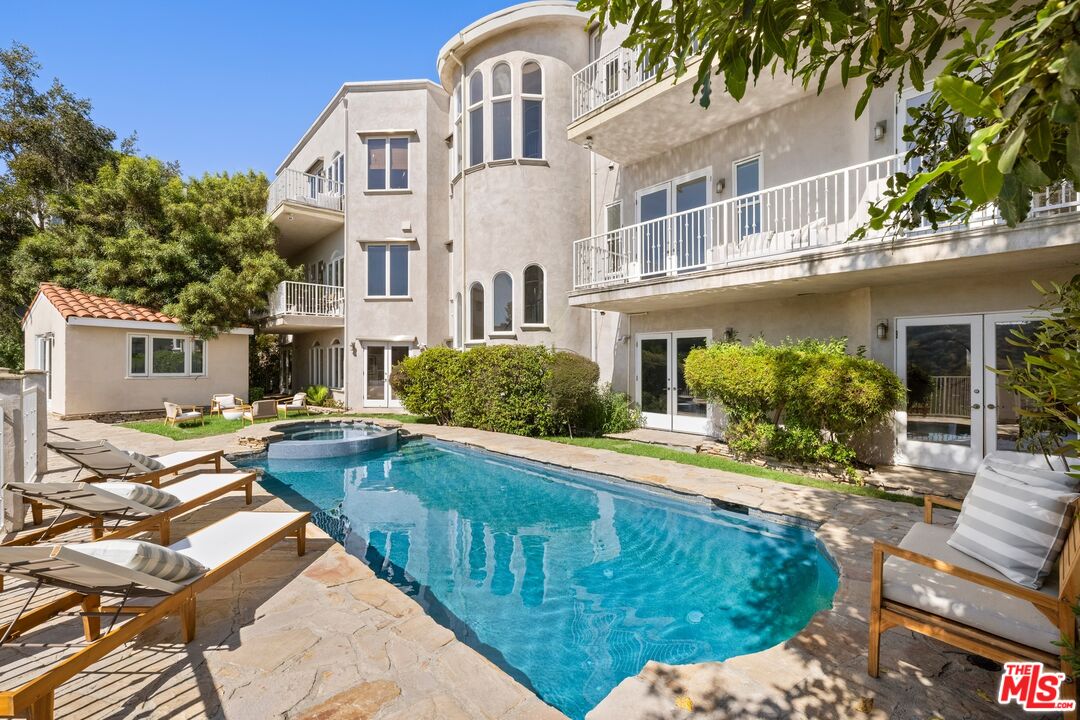 1939 Stradella Road Los Angeles, CA 90077 - Photo 31 of 36