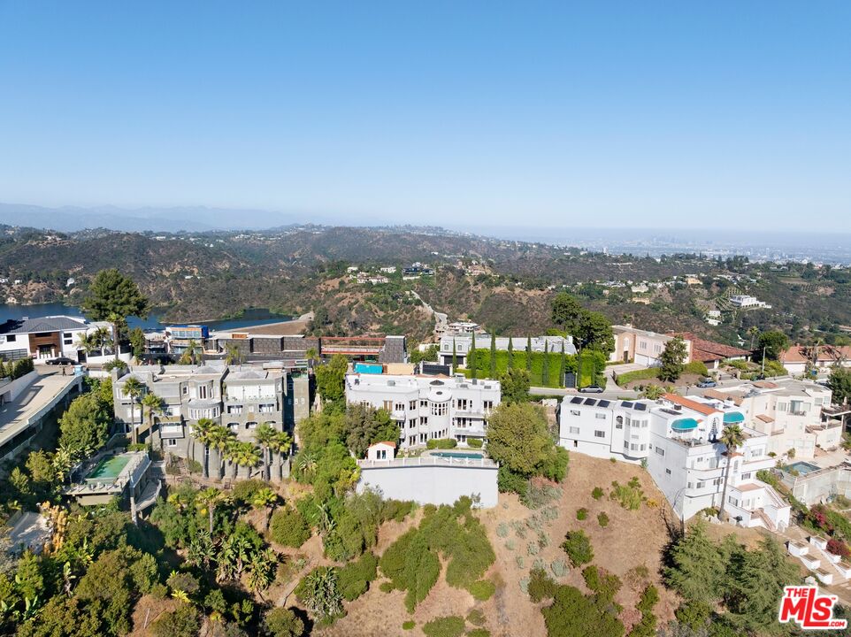 1939 Stradella Road Los Angeles, CA 90077 - Photo 35 of 36