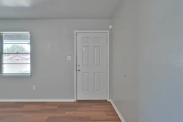 $1,900 | 3918 Tavenor Lane, Houston, TX 77047