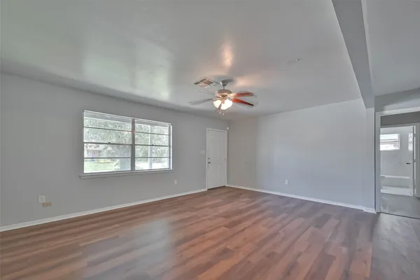 $1,900 | 3918 Tavenor Lane, Houston, TX 77047