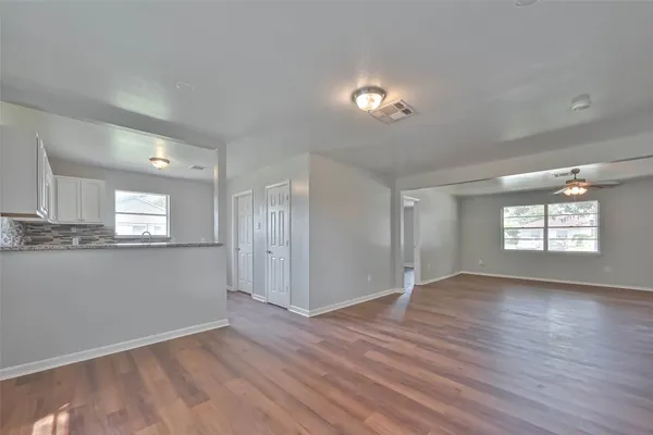 $1,900 | 3918 Tavenor Lane, Houston, TX 77047