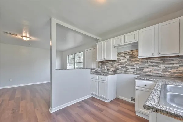 $1,900 | 3918 Tavenor Lane, Houston, TX 77047