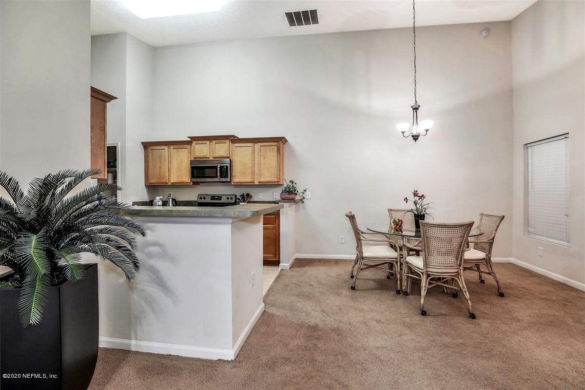 7920 Merrill Road, Unit 912 Jacksonville, FL 32277 - Photo 3 of 10 03-Kitchen & Dining