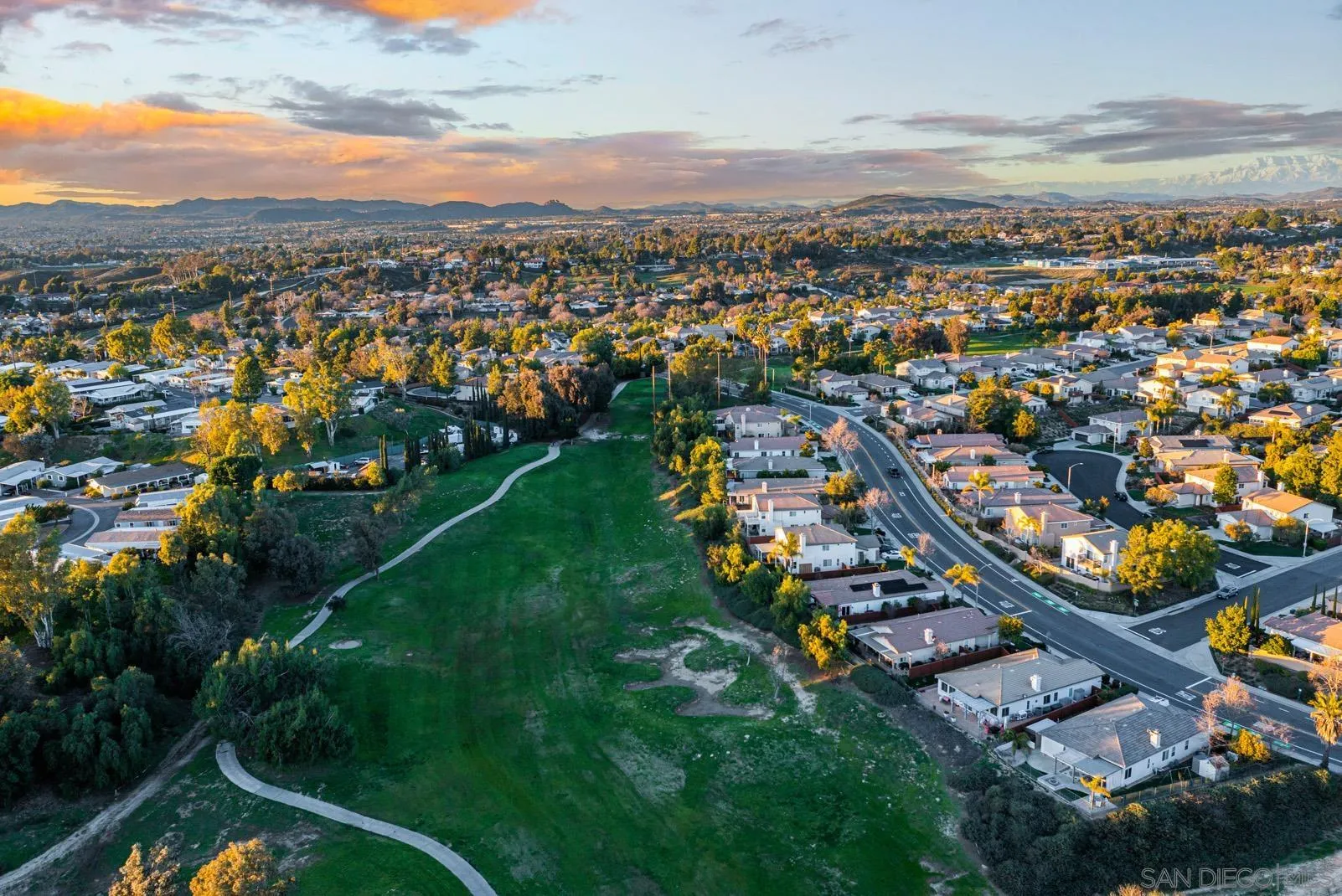 41453 Temeku Drive Temecula, CA 92591 - Photo 33 of 34 an aerial view of residential building and lake