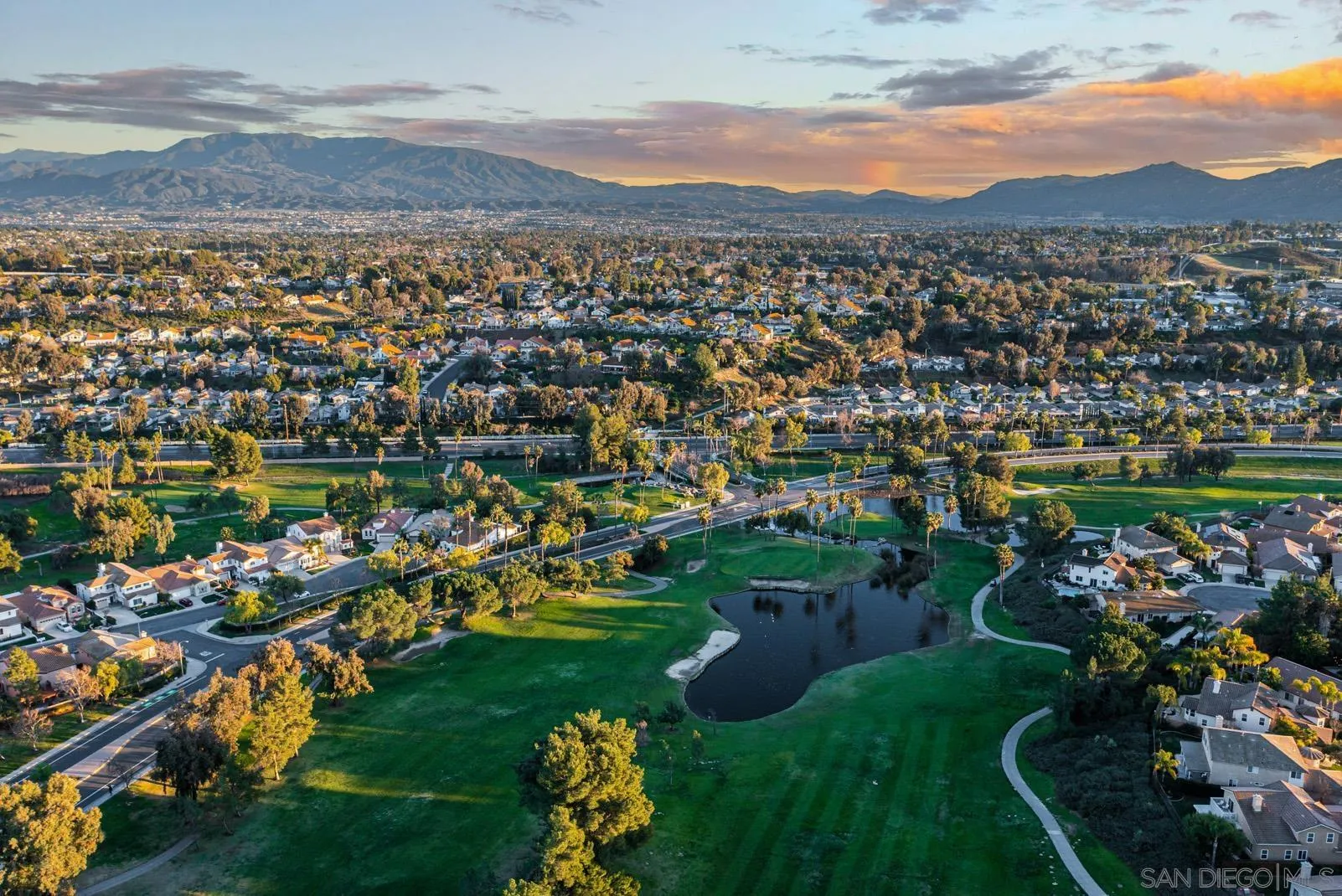 41453 Temeku Drive Temecula, CA 92591 - Photo 34 of 34 a view of a city with mountains