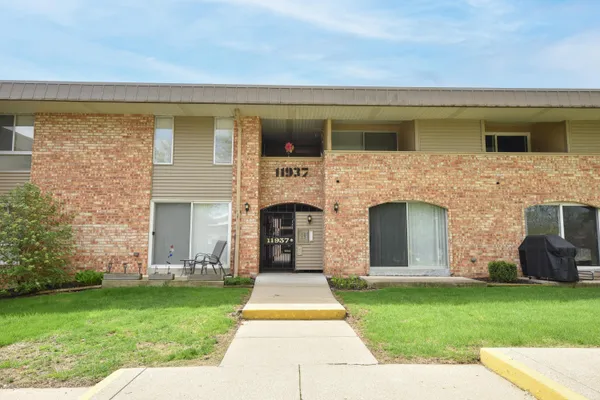 $137,900 | 11937 West Appleton Avenue, Unit 13, Milwaukee, WI 53224