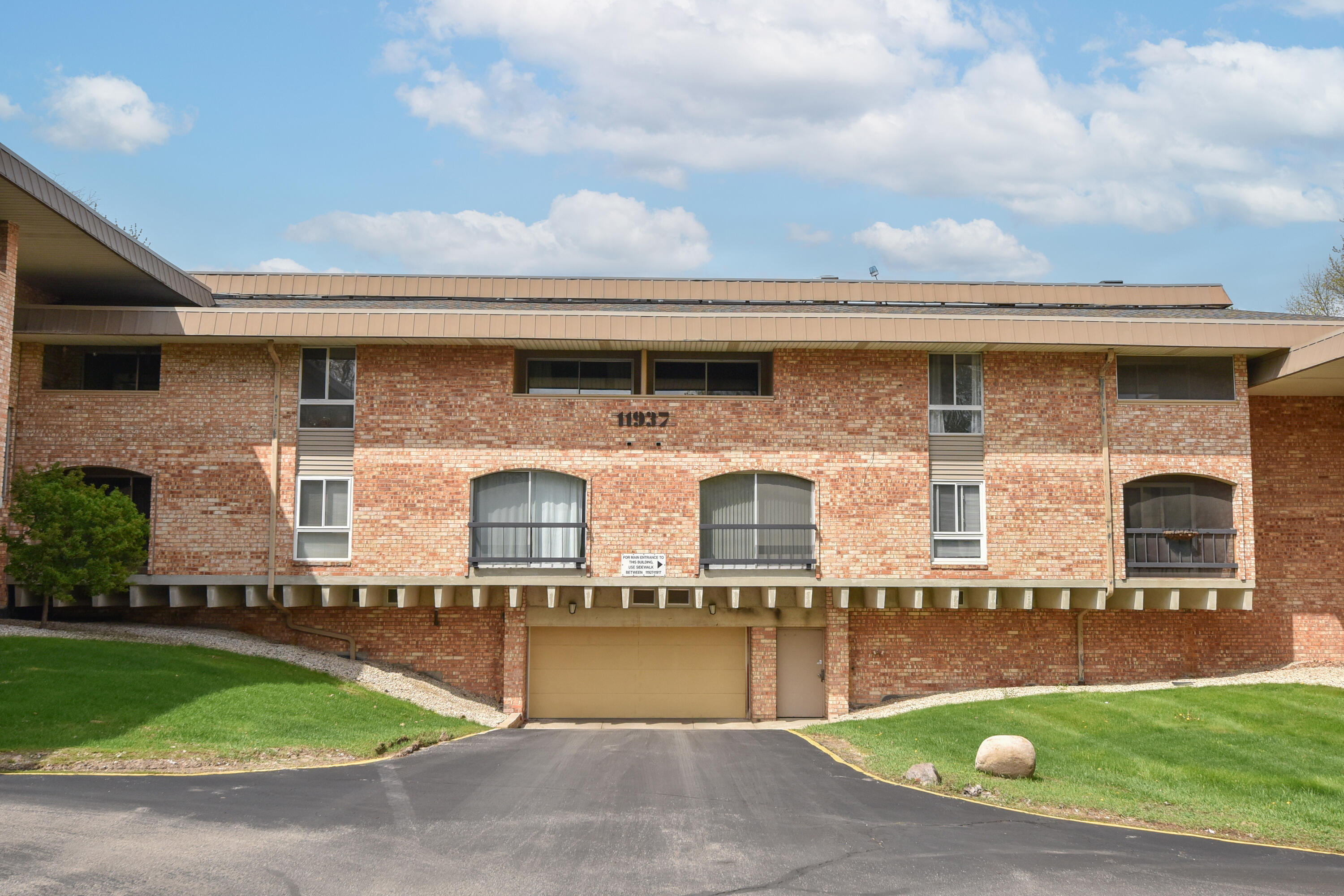 11937 West Appleton Avenue, Unit 13 Milwaukee, WI 53224 - Photo 41 of 43 EUP_1452-Edit