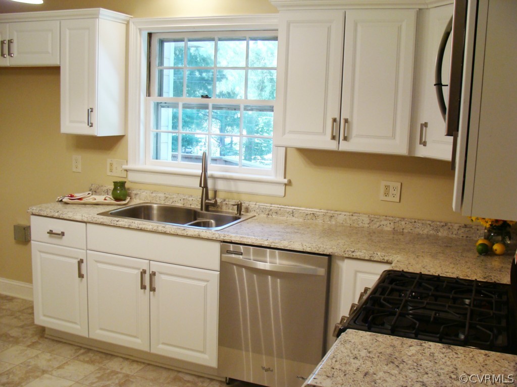 9302 Ledbury Road Henrico, VA 23229 - Photo 5 of 16 Gallery Image 5