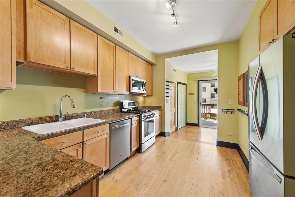 1455 West Rascher Avenue, Unit 2W Chicago, IL 60640 - Photo 24 of 33 Gallery Image 24
