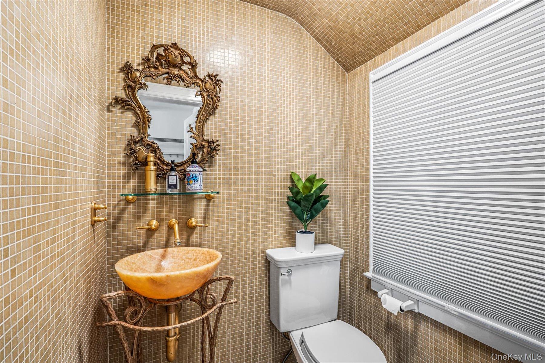 365 East Shore Road Kings Point, NY 11023 - Photo 13 of 44