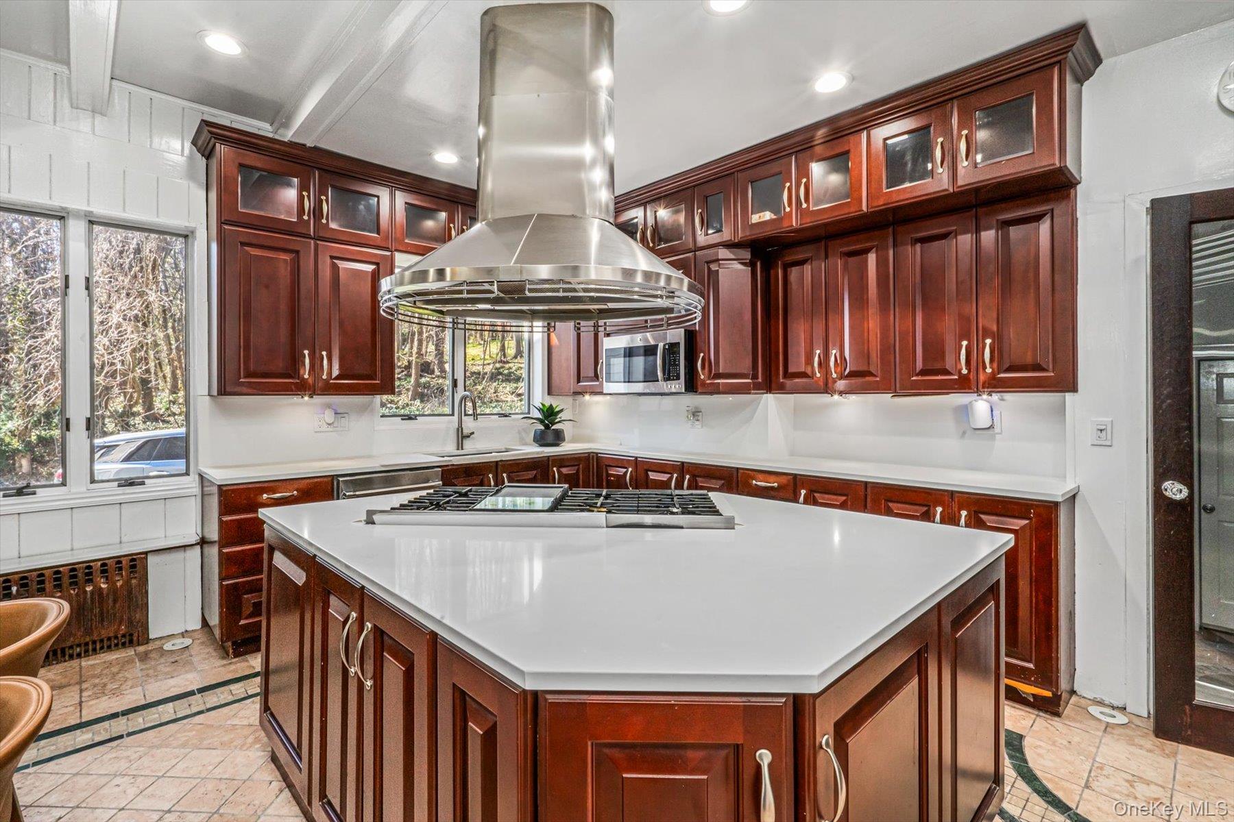 365 East Shore Road Kings Point, NY 11023 - Photo 19 of 44