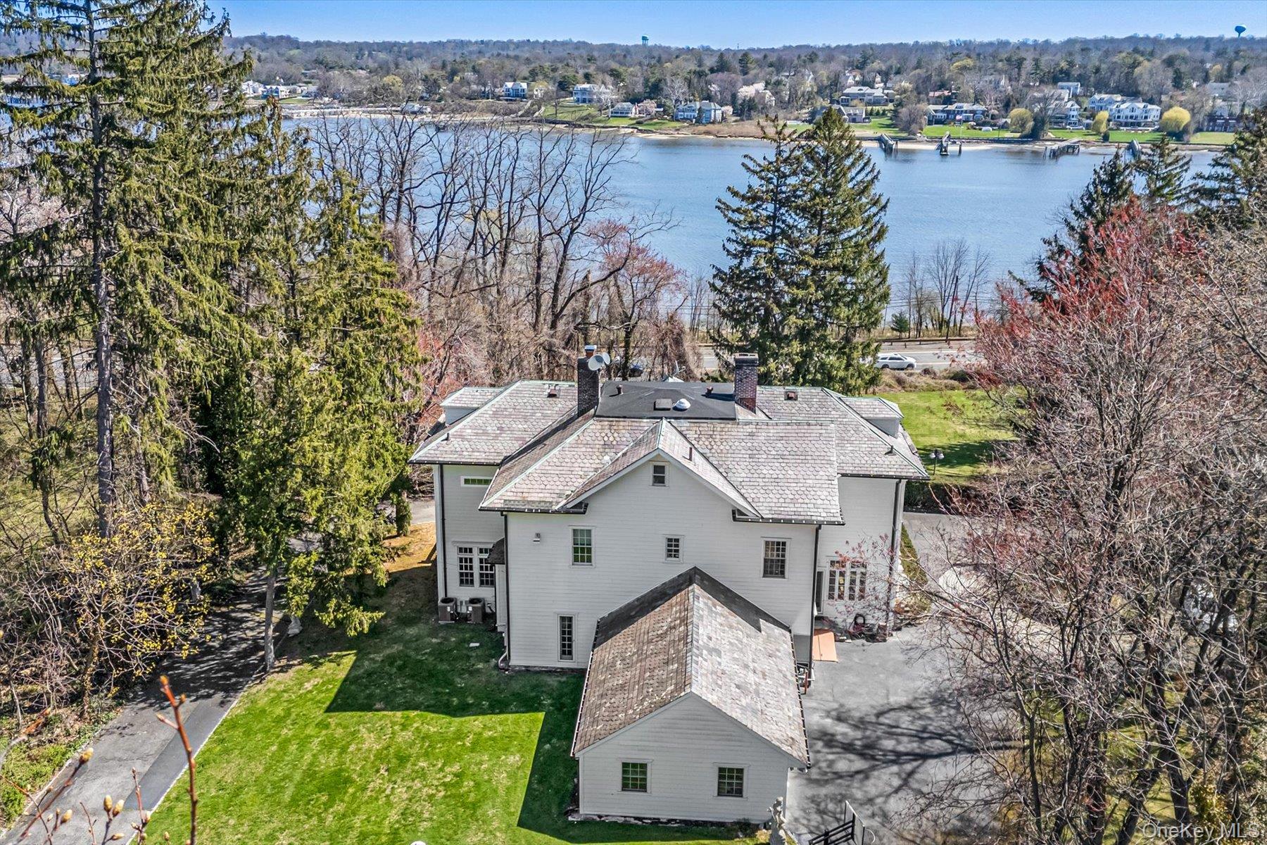 365 East Shore Road Kings Point, NY 11023 - Photo 40 of 44