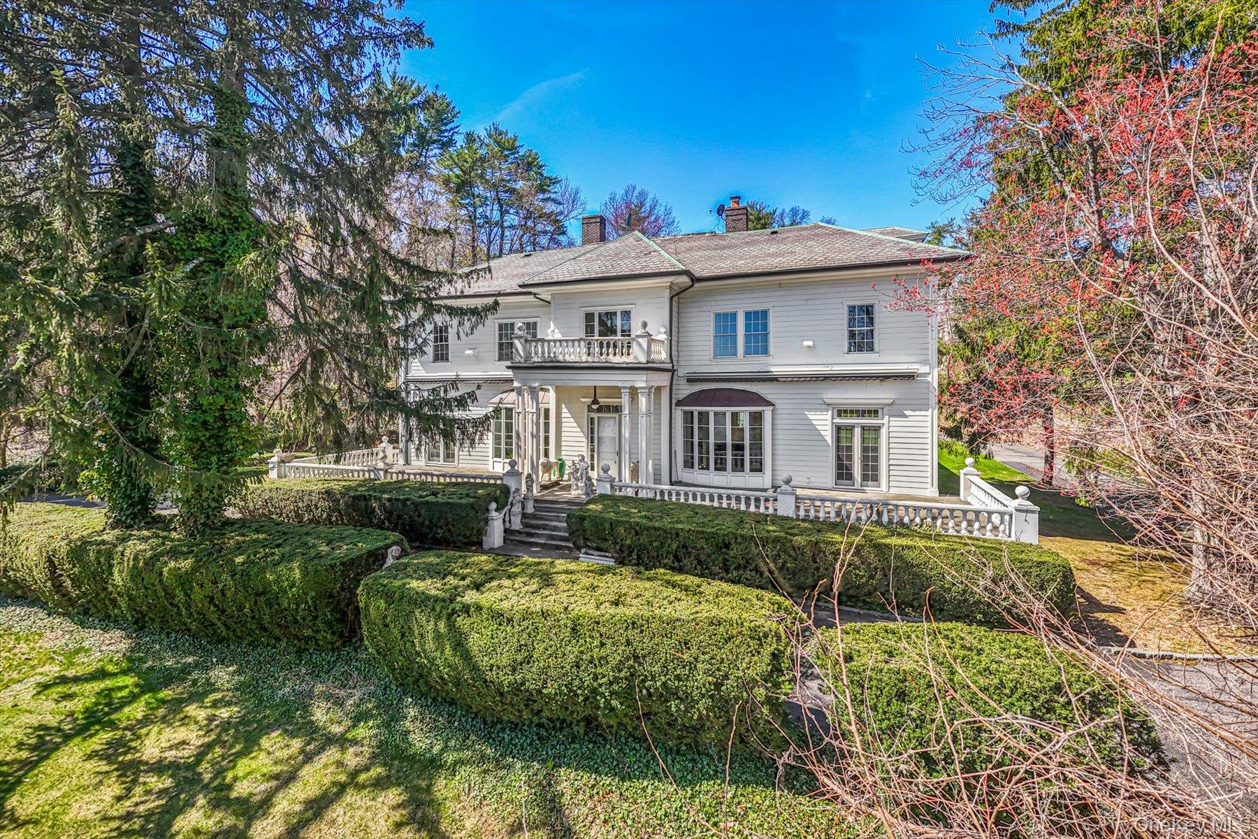 365 East Shore Road Kings Point, NY 11023 - Photo 4 of 44