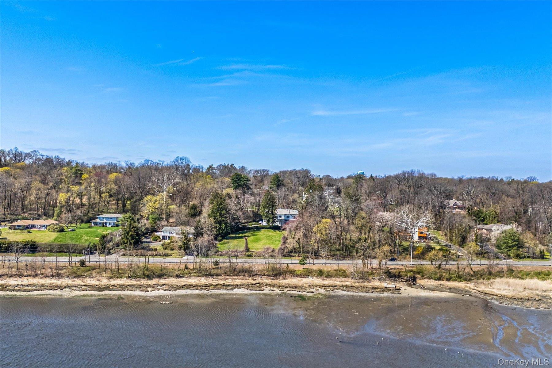 365 East Shore Road Kings Point, NY 11023 - Photo 8 of 44