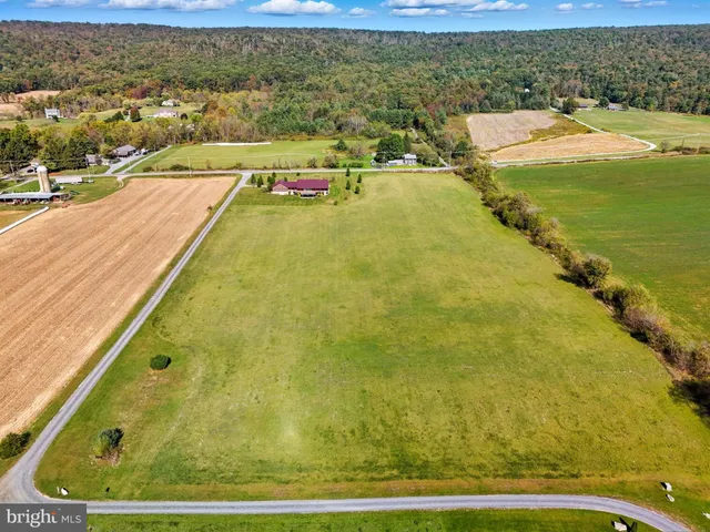 $899,900 | 107 Linkin Park Drive, Spring Mills, PA 16875