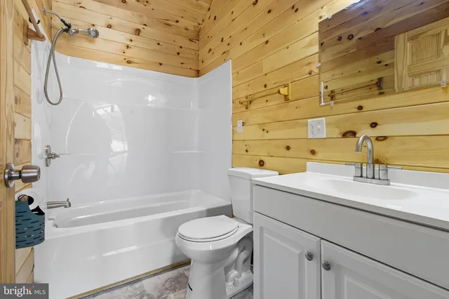 $899,900 | 107 Linkin Park Drive, Spring Mills, PA 16875