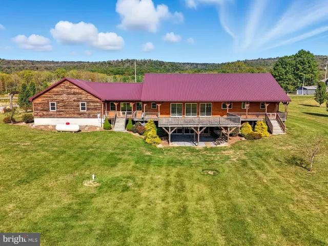 $899,900 | 107 Linkin Park Drive, Spring Mills, PA 16875