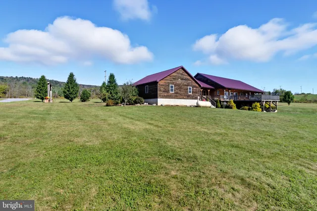 $899,900 | 107 Linkin Park Drive, Spring Mills, PA 16875