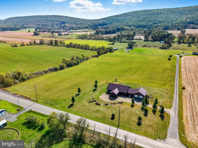 $899,900 | 107 Linkin Park Drive, Spring Mills, PA 16875