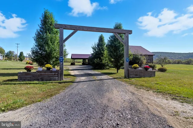 $899,900 | 107 Linkin Park Drive, Spring Mills, PA 16875