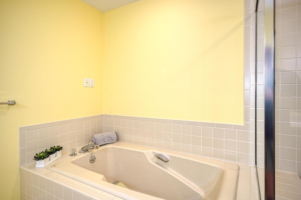 7 Wainwright Road, Unit 97 Winchester, MA 01890 - Photo 26 of 42 Gallery Image 26