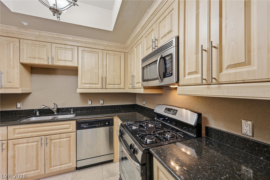 260 East Flamingo Road, Unit 308 Las Vegas, NV 89169 - Photo 6 of 32