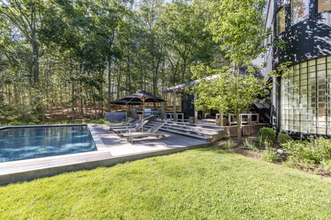 $2,995,000 | 23 Woodedge Circle, Amagansett, NY 11930