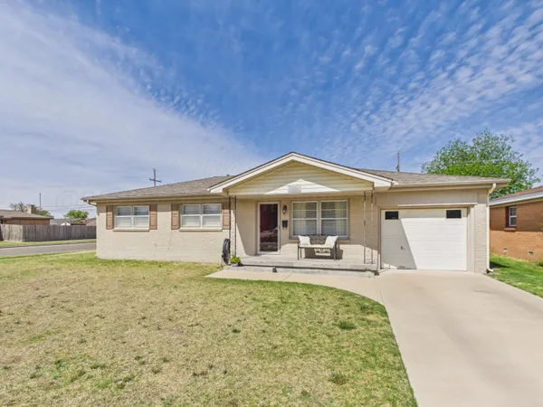 $200,000 | 2201 North Zimmers Street, Pampa, TX 79065