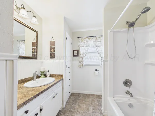 $200,000 | 2201 North Zimmers Street, Pampa, TX 79065