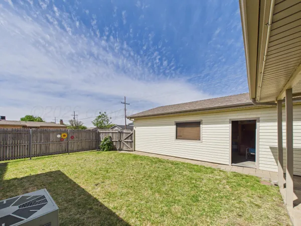 $200,000 | 2201 North Zimmers Street, Pampa, TX 79065