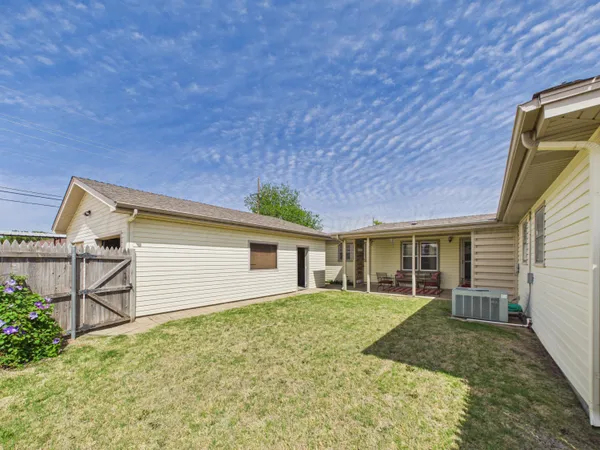 $200,000 | 2201 North Zimmers Street, Pampa, TX 79065