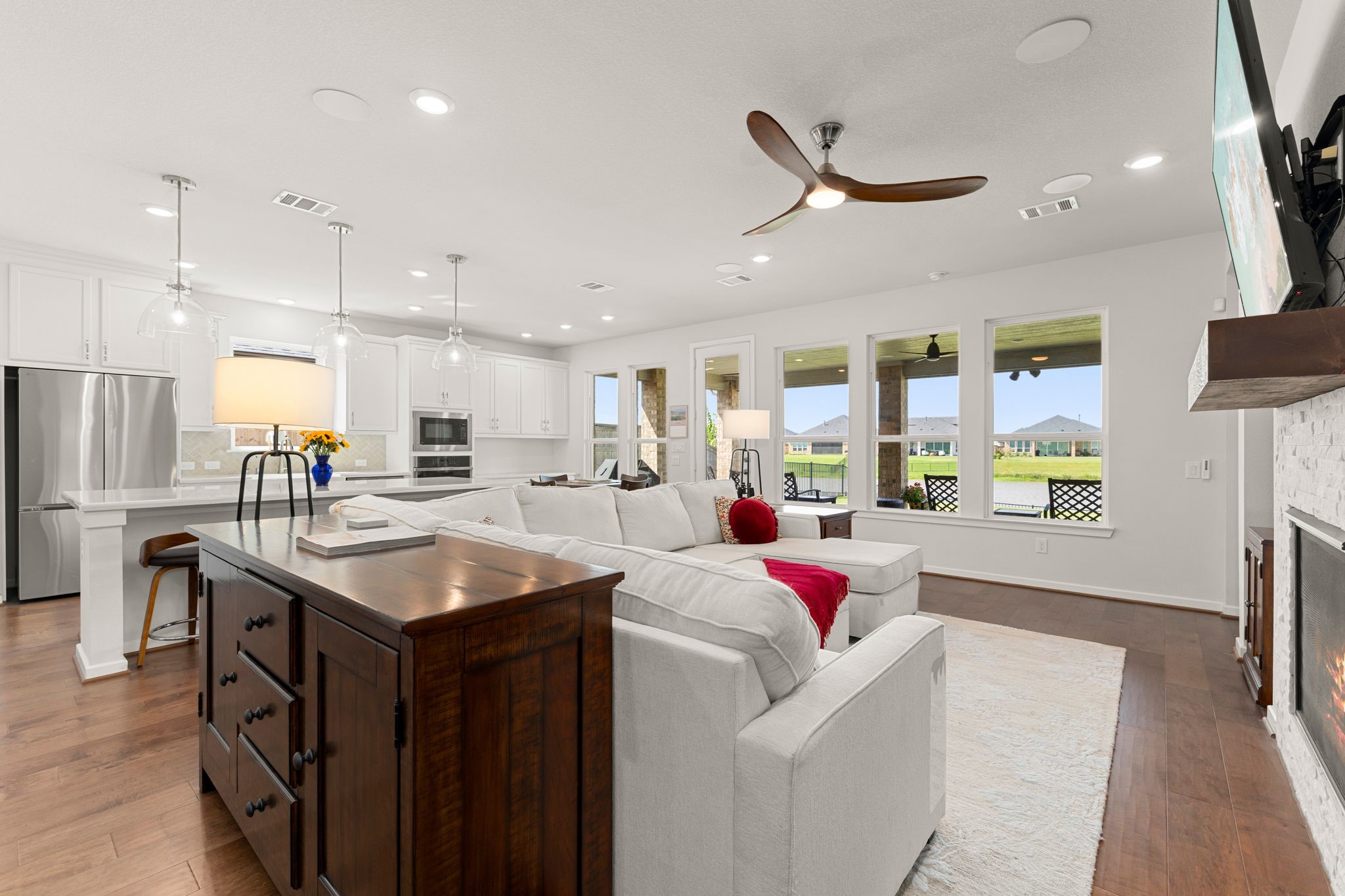 29102 Rustic Orch Lane Fulshear, TX 77441 - Photo 4 of 42 Gallery Image 4
