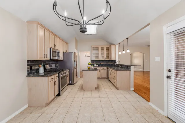 $2,350 | 8015 Sports Haven Drive, Humble, TX 77346