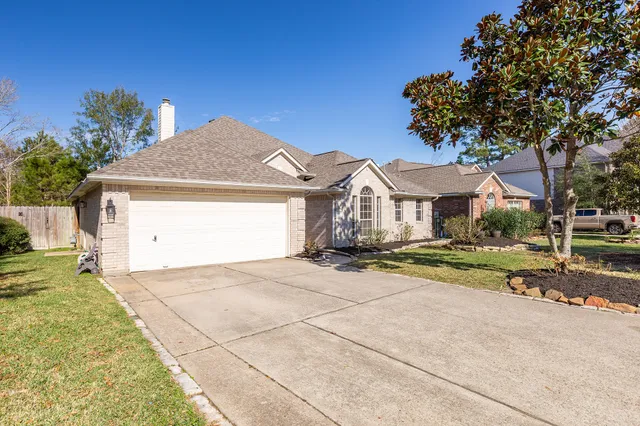 $2,350 | 8015 Sports Haven Drive, Humble, TX 77346