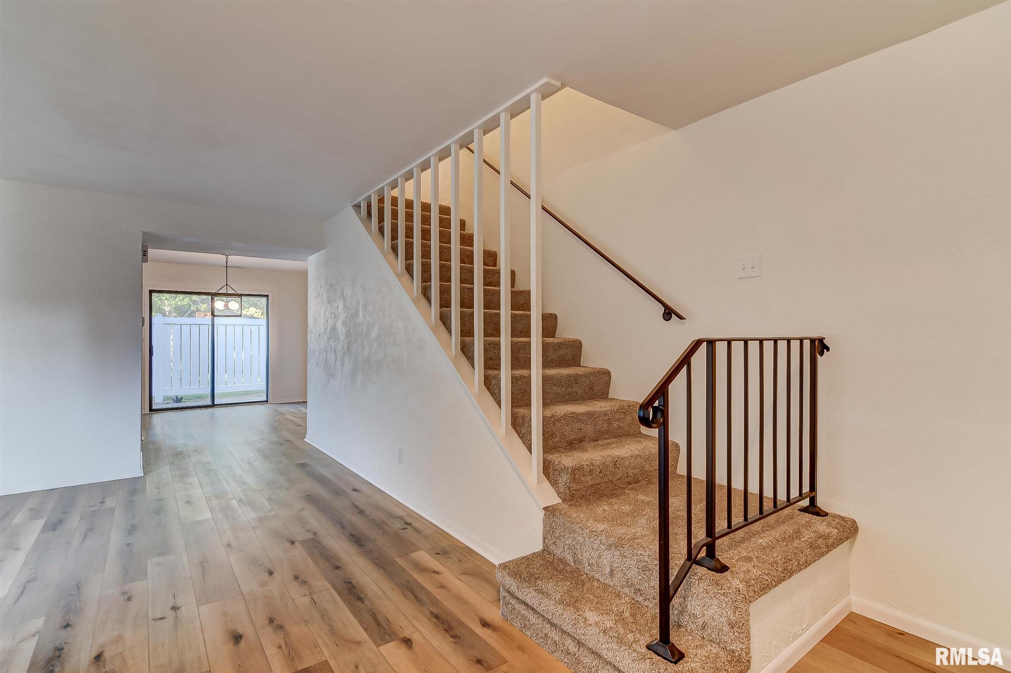 3 Brookside Place Springfield, IL 62704 - Photo 5 of 36 Gallery Image 5