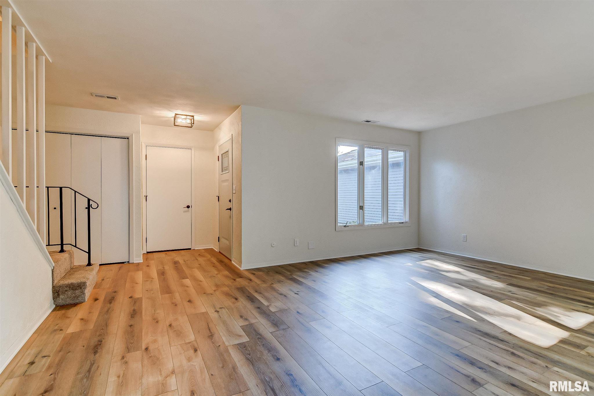 3 Brookside Place Springfield, IL 62704 - Photo 8 of 36 Gallery Image 8