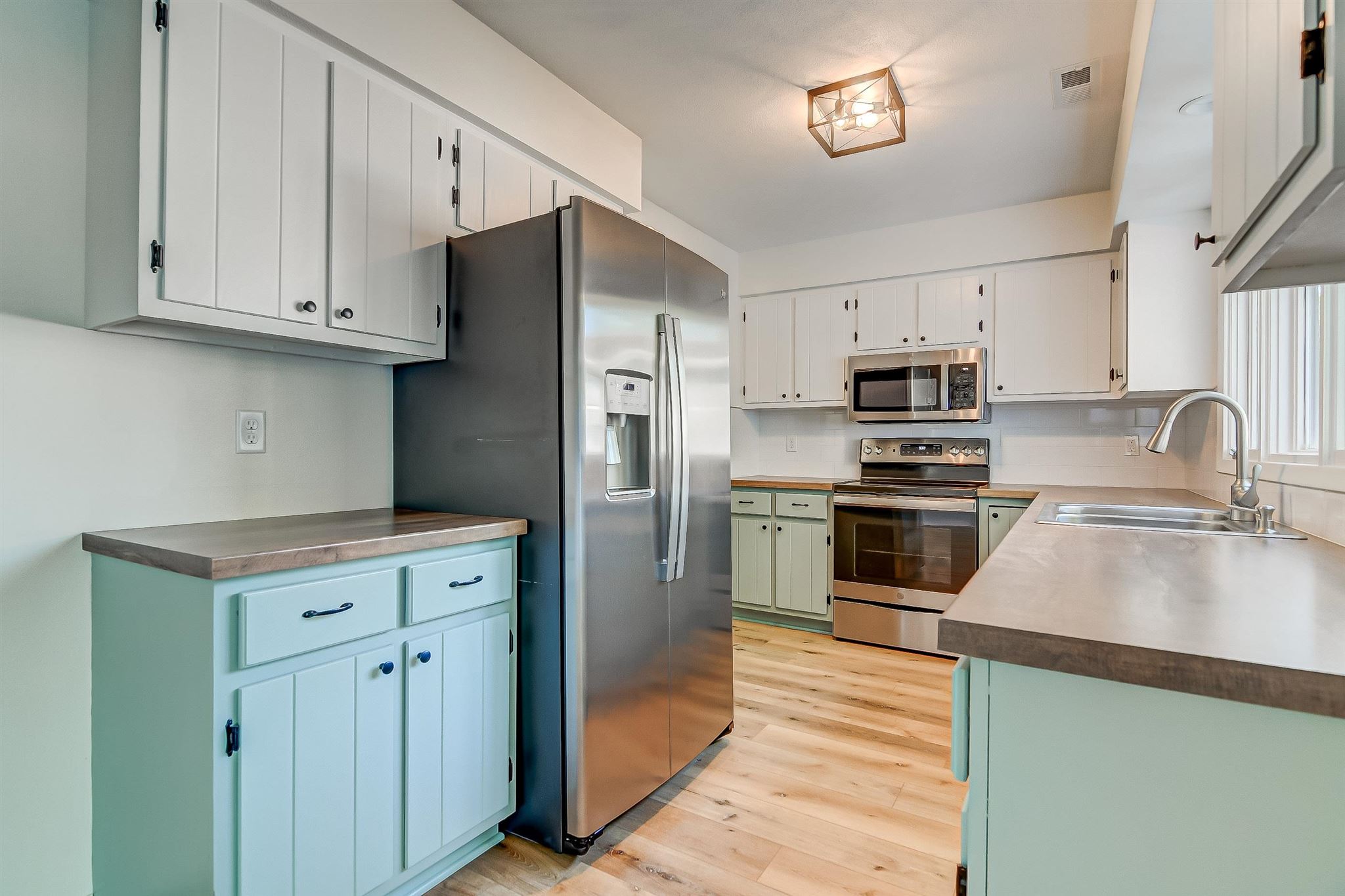 3 Brookside Place Springfield, IL 62704 - Photo 10 of 36 Gallery Image 10