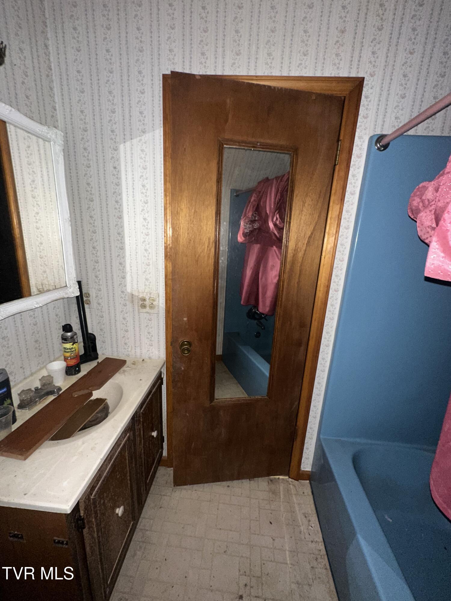 35615 Washington Spring Road Glade Spring, VA 24340 - Photo 12 of 15 Upstairs Bathroom 2